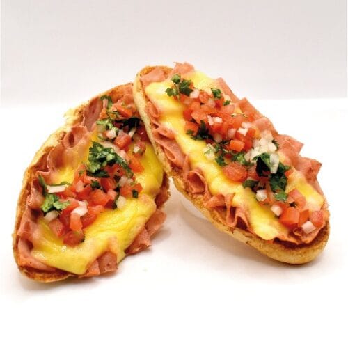 Molletes Queso y Ingrediente a elegir